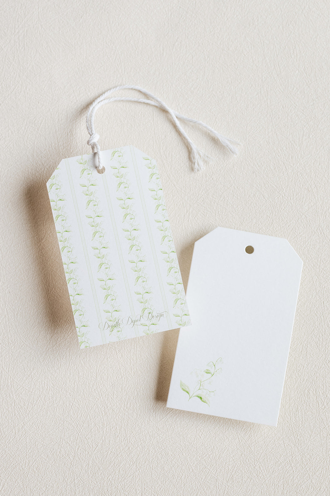 August Lily Gift Tags | Boxwood